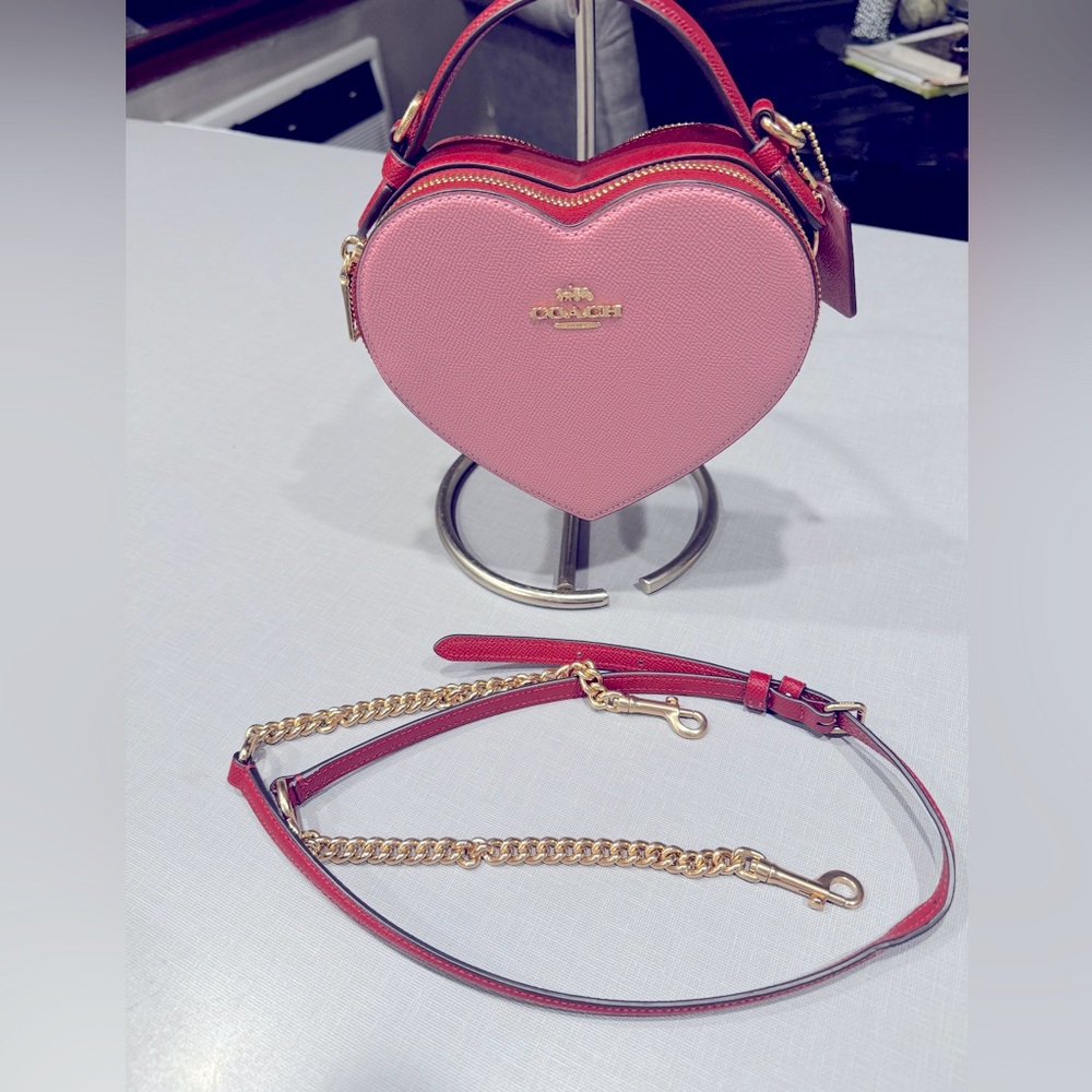 COACH Valentines Edition in MINT CONDITION ❣️